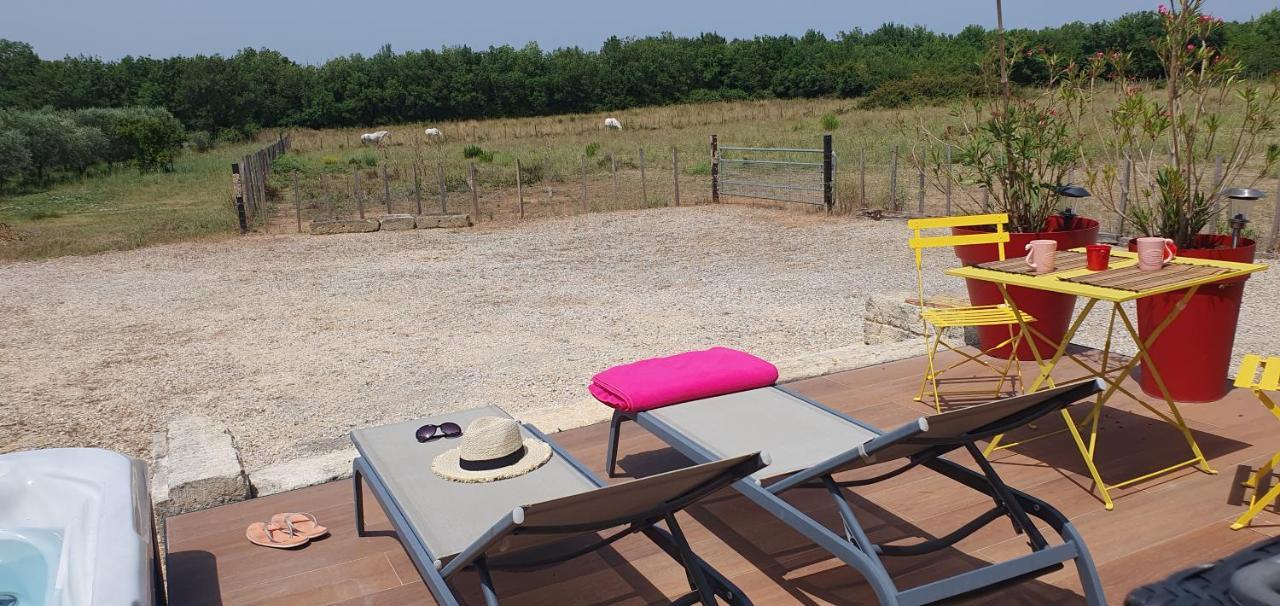 Les Bonbonnettes Bed & Breakfast Le Cailar Dış mekan fotoğraf